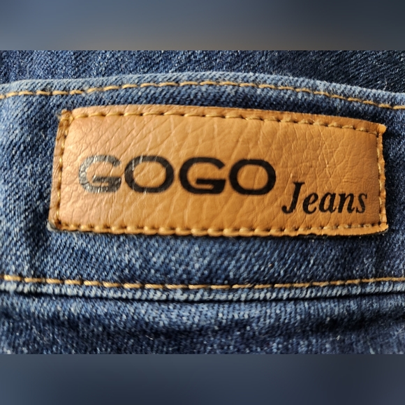 Gogo jeans brand size 13 jeans with rhinestones on the front pockets/button - Picture 4 of 12